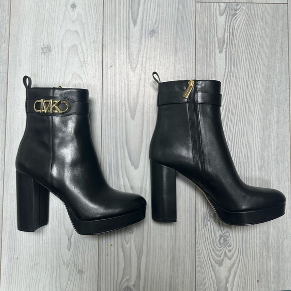 Michael Kors BRAND NEW Leather Platform Boots size 10 - Picture 4 of 8